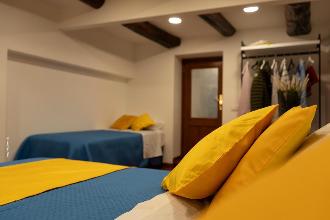 Two Rooms Chiaia 37 ナポリ エクステリア 写真